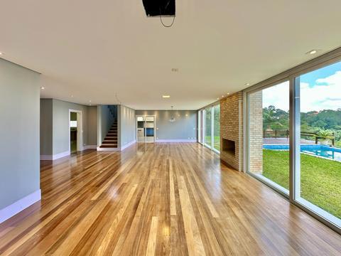 Casa à venda em Carapicuíba, Granja Viana, com 4 suítes, com 493 m²